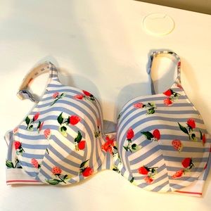 Strawberry 38DDD lane Bryant bra